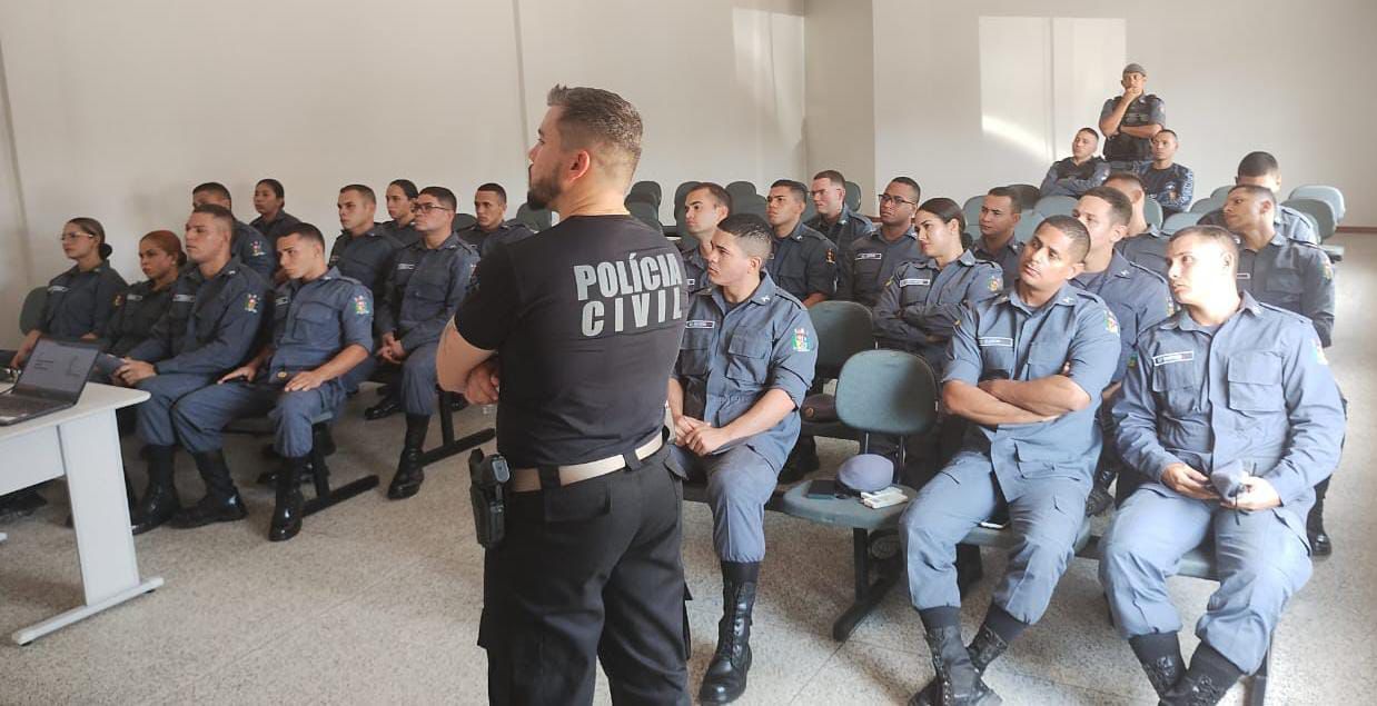 EM LARANJAL DO JARI, POLICIAIS CIVIS MINISTRAM PALESTRA PARA NOVOS SOLDADOS DA POLÍCIA MILITAR SOBRE A ATUAÇÃO DE GRUPOS CRIMINOSOS NO AMAPÁ